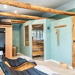 Ostseeurlaub Auf Gutshof Mit Kamin, Sauna Und Eingezaeuntem Garten Rabenholz
