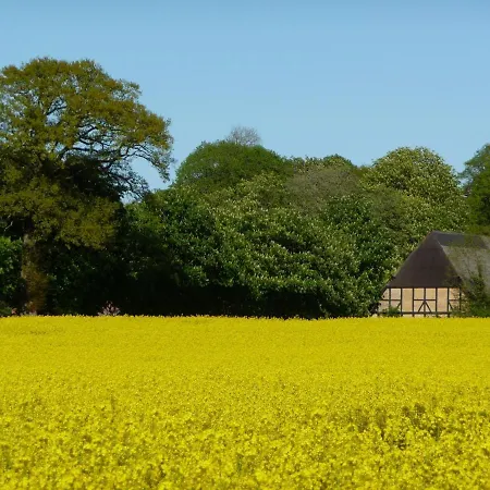 Ostseeurlaub Auf Gutshof Mit Kamin, Sauna Und Eingezaeuntem Garten