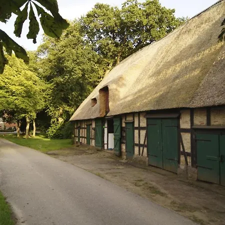 Ostseeurlaub Auf Gutshof Mit Kamin, Sauna Und Eingezaeuntem Garten * Rabenholz