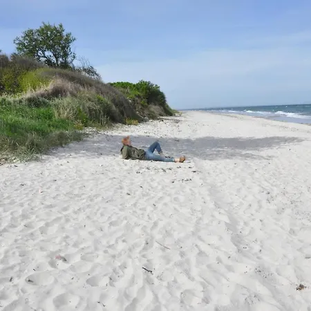 Appartement Ostseeurlaub Auf Gutshof Mit Kamin, Sauna Und Eingezaeuntem Garten Rabenholz