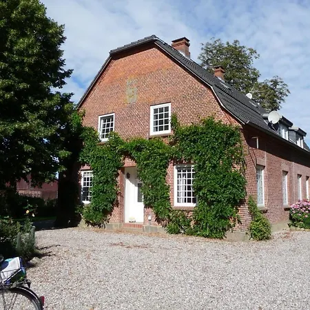 Ostseeurlaub Auf Gutshof Mit Kamin, Sauna Und Eingezaeuntem Garten Apartment Rabenholz