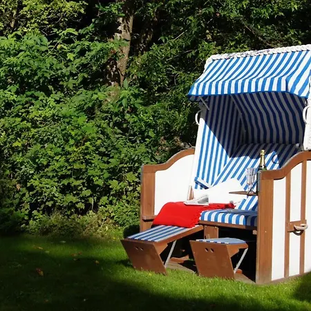 Ostseeurlaub Auf Gutshof Mit Kamin, Sauna Und Eingezaeuntem Garten Apartment Rabenholz