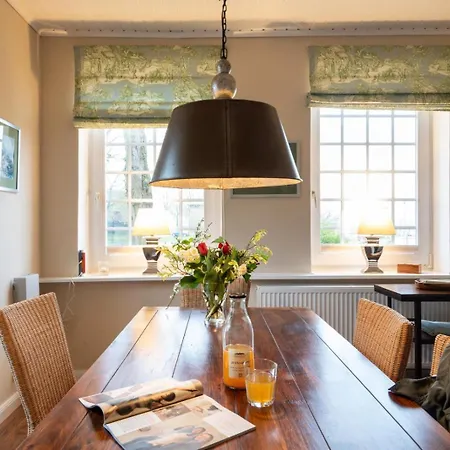 Ostseeurlaub Auf Gutshof Mit Kamin, Sauna Und Eingezaeuntem Garten Rabenholz